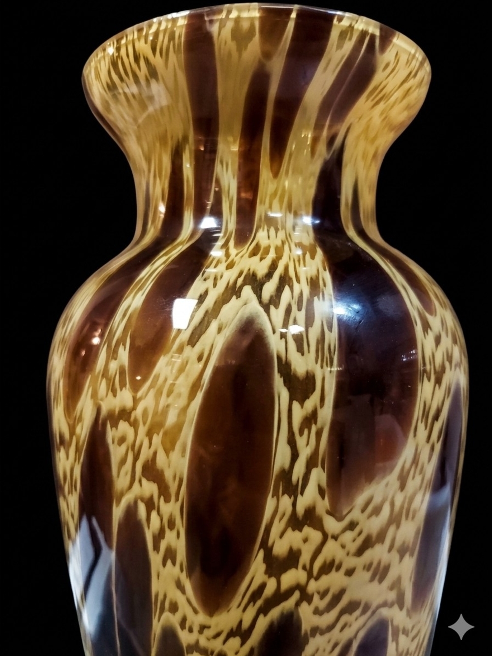 Handblown Glass Italy Vase in Murano Style Maistri Ventrai Sighned 14 In Large